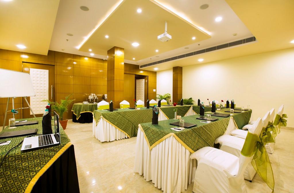 Hotel Kapish Smart-All Pure Veg Jaipur Buitenkant foto