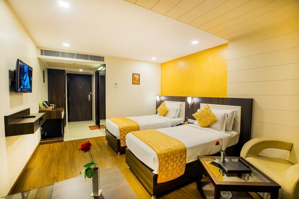 Hotel Kapish Smart-All Pure Veg Jaipur Buitenkant foto