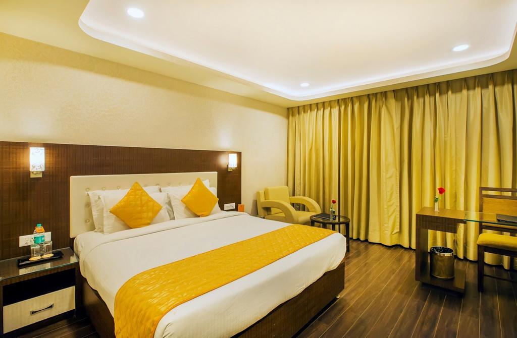 Hotel Kapish Smart-All Pure Veg Jaipur Buitenkant foto