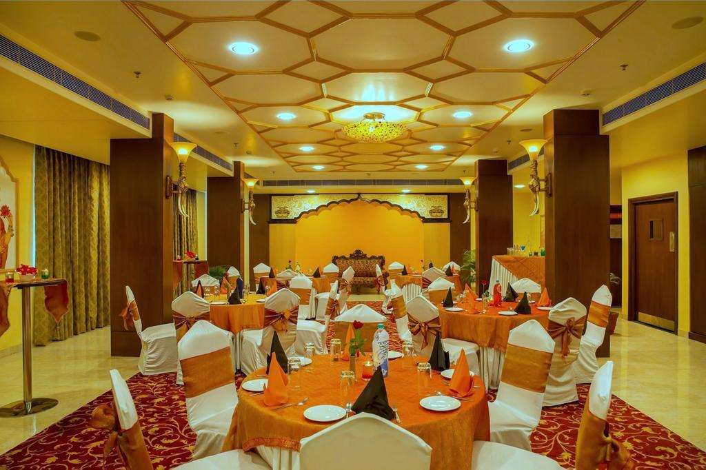 Hotel Kapish Smart-All Pure Veg Jaipur Buitenkant foto